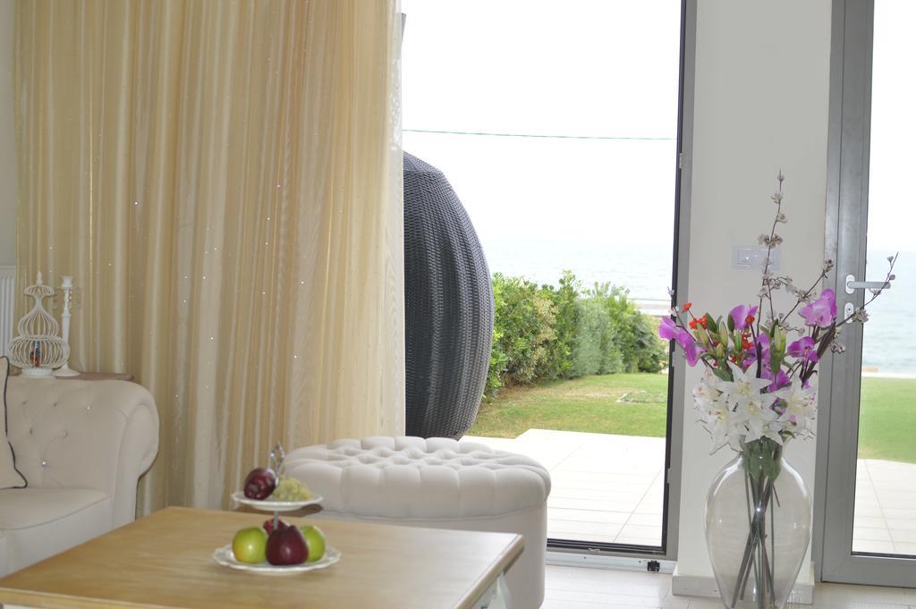 Sea View Beachfront Villa Maria غوفي المظهر الخارجي الصورة